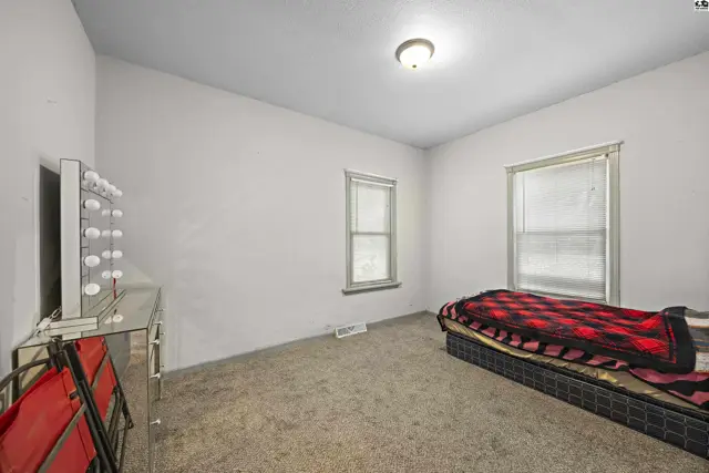 Photo of 720 S Grand Ave, Lyons, KS