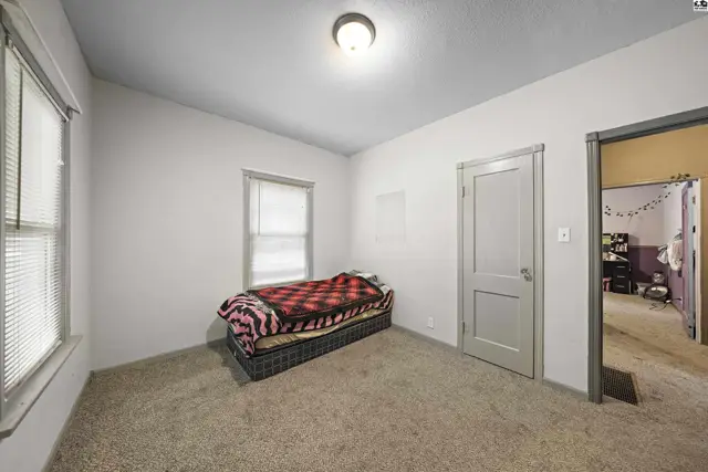 Photo of 720 S Grand Ave, Lyons, KS