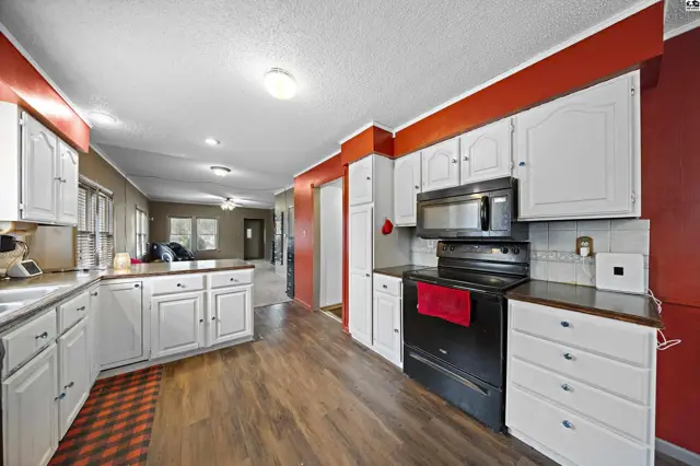 Photo of 720 S Grand Ave, Lyons, KS