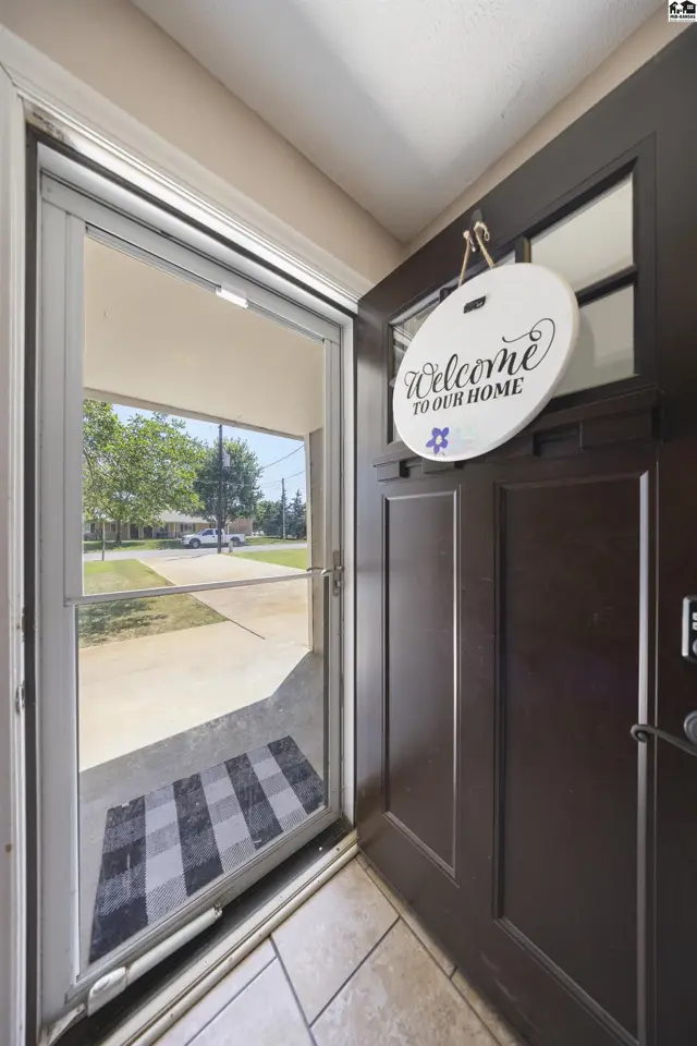 Photo of 1706 E 26th Ave, Hutchinson, KS