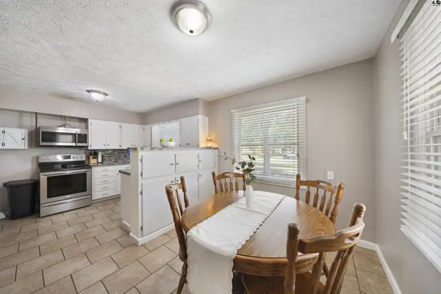 Photo of 1706 E 26th Ave, Hutchinson, KS