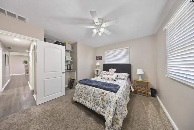 Photo of 1706 E 26th Ave, Hutchinson, KS