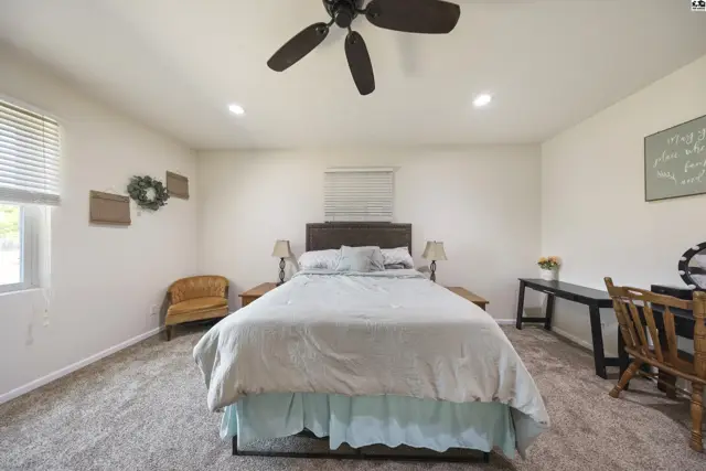 Photo of 1706 E 26th Ave, Hutchinson, KS