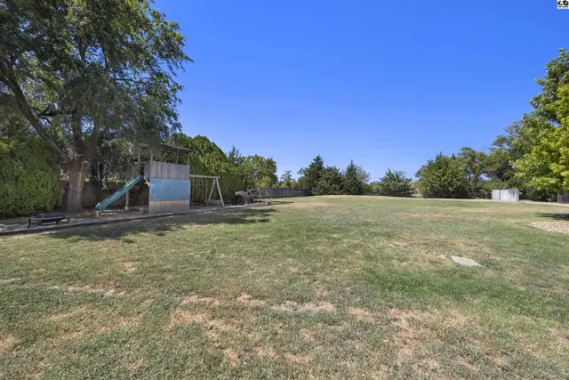 Photo of 1706 E 26th Ave, Hutchinson, KS
