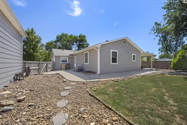 Photo of 1706 E 26th Ave, Hutchinson, KS