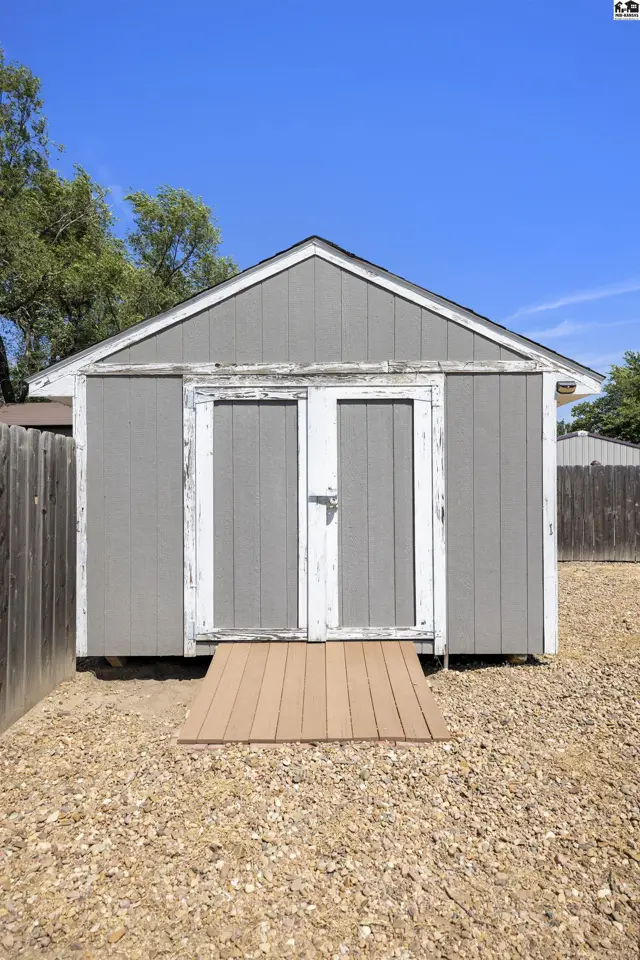 Photo of 1706 E 26th Ave, Hutchinson, KS