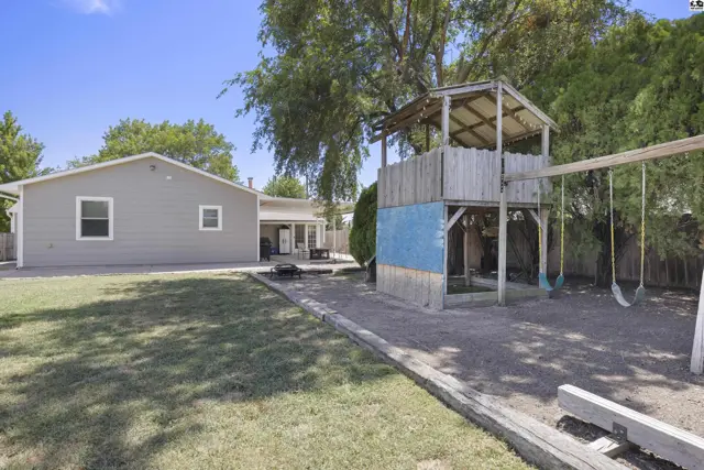Photo of 1706 E 26th Ave, Hutchinson, KS