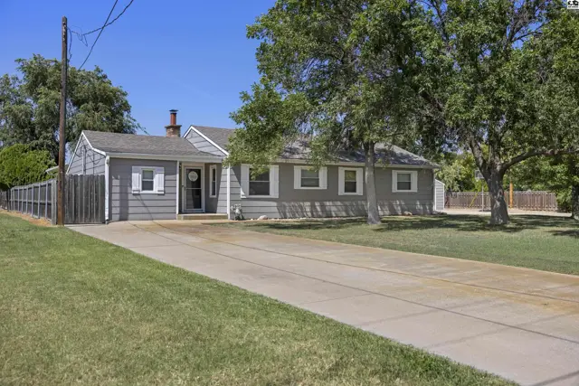 Photo of 1706 E 26th Ave, Hutchinson, KS