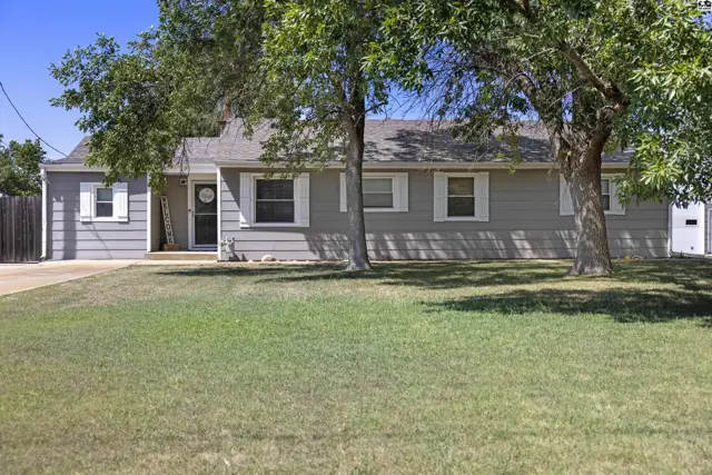 Photo of 1706 E 26th Ave, Hutchinson, KS