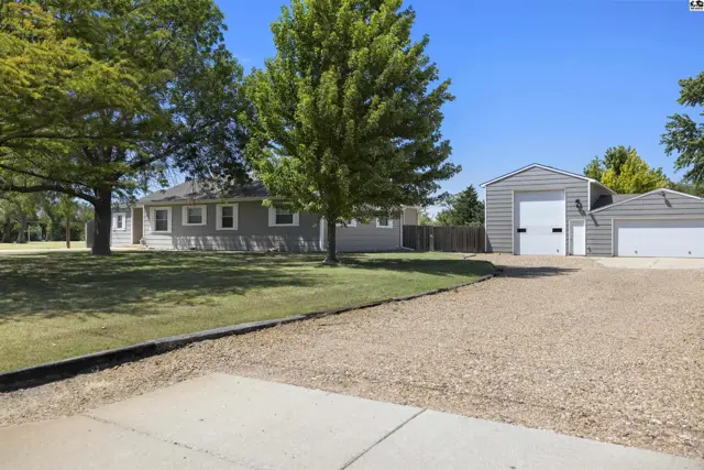 Photo of 1706 E 26th Ave, Hutchinson, KS