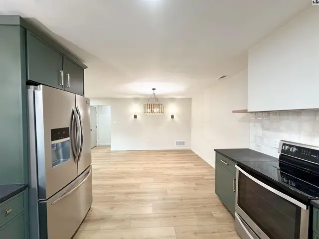 Photo of 1617 E 26th Ave, Hutchinson, KS