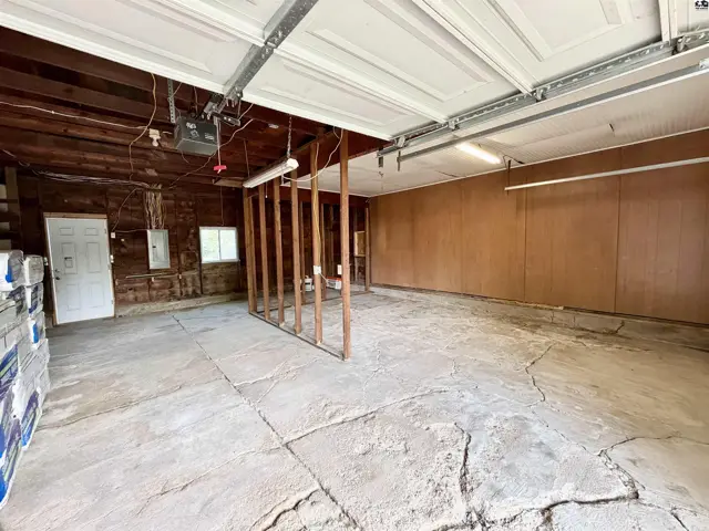 Photo of 1617 E 26th Ave, Hutchinson, KS