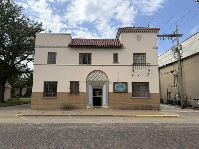 Photo of 115 E 4th St, Pratt, KS