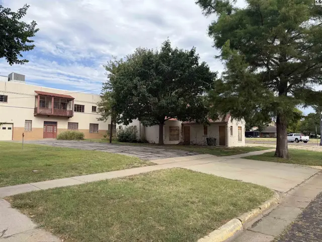 Photo of 115 E 4th St, Pratt, KS