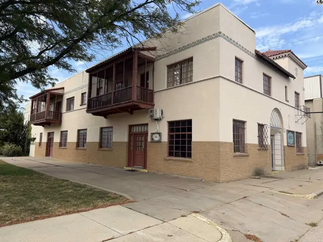 Photo of 115 E 4th St, Pratt, KS