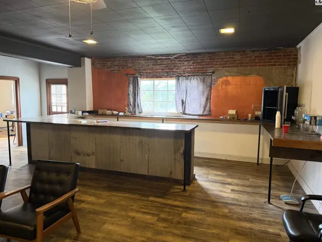 Photo of 115 E 4th St, Pratt, KS