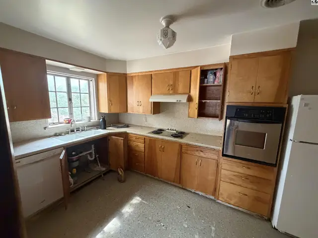Photo of 115 E 4th St, Pratt, KS