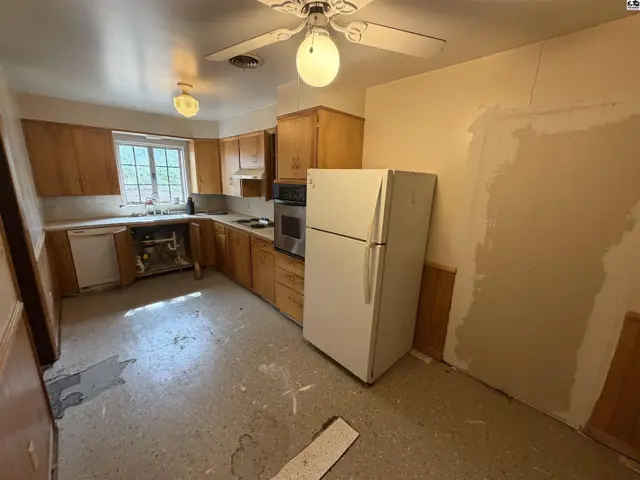Photo of 115 E 4th St, Pratt, KS