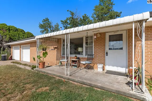 Photo of 2610 St Elmo Dr, Hutchinson, KS