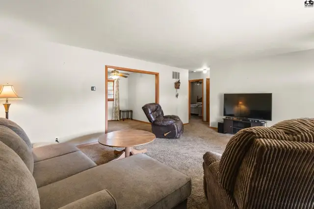 Photo of 2610 St Elmo Dr, Hutchinson, KS