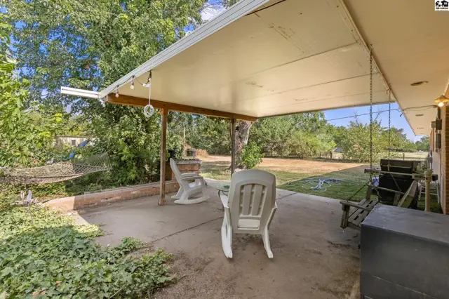 Photo of 2610 St Elmo Dr, Hutchinson, KS