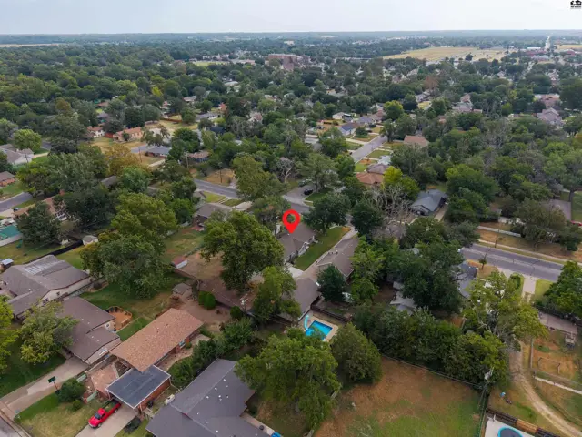 Photo of 2321 N Monroe St, Hutchinson, KS