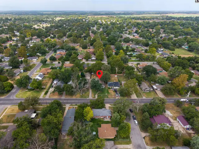 Photo of 2321 N Monroe St, Hutchinson, KS