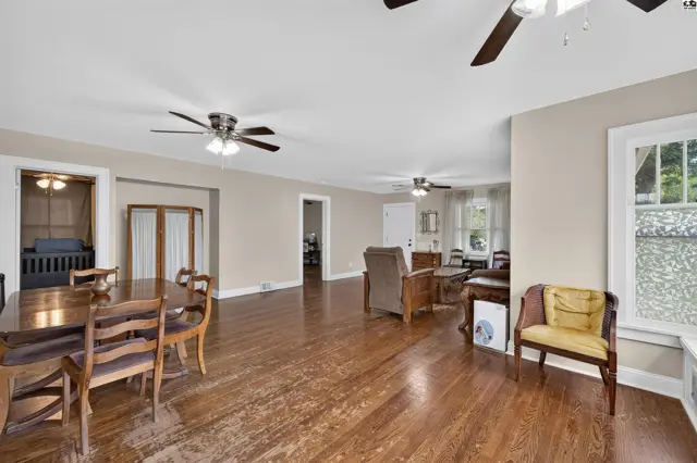 Photo of 2321 N Monroe St, Hutchinson, KS