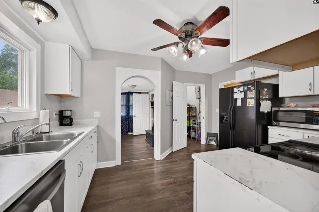 Photo of 2321 N Monroe St, Hutchinson, KS