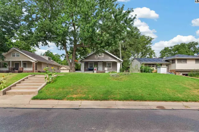 Photo of 2321 N Monroe St, Hutchinson, KS