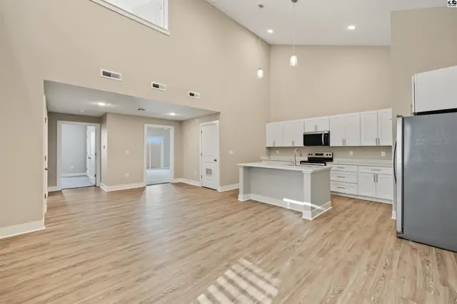 Photo of 1302 Steve Hawley Ln, Salina, KS