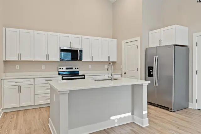 Photo of 1302 Steve Hawley Ln, Salina, KS