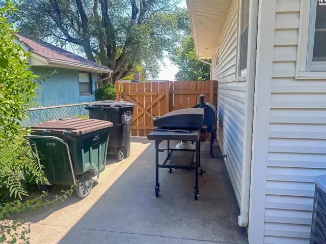 Photo of 585 Belmont Rd, Pratt, KS