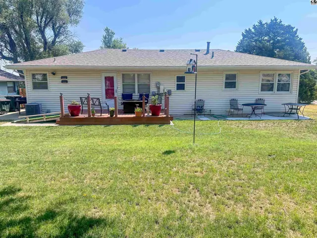 Photo of 585 Belmont Rd, Pratt, KS