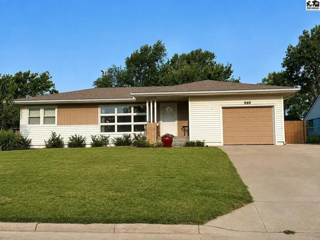 Photo of 585 Belmont Rd, Pratt, KS