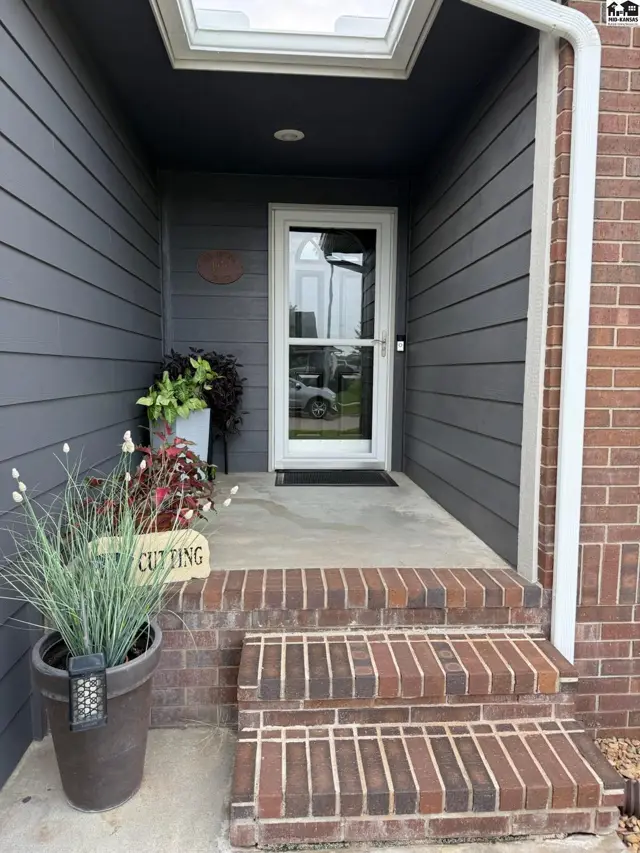 Photo of 1956 Cochise Ave, McPherson, KS