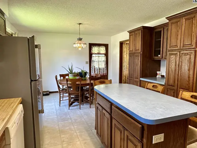 Photo of 4504 Foothill Dr, Hutchinson, KS