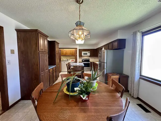 Photo of 4504 Foothill Dr, Hutchinson, KS
