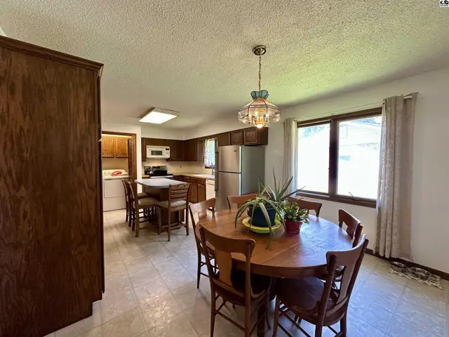 Photo of 4504 Foothill Dr, Hutchinson, KS