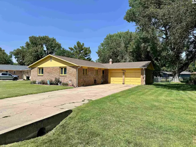 Photo of 4504 Foothill Dr, Hutchinson, KS