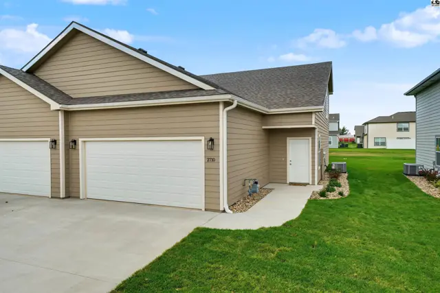 Photo of 2710 Amelia Ln, Salina, KS