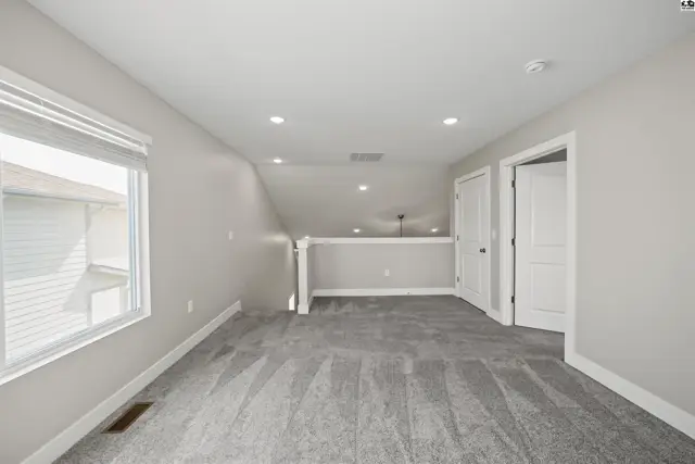 Photo of 2710 Amelia Ln, Salina, KS
