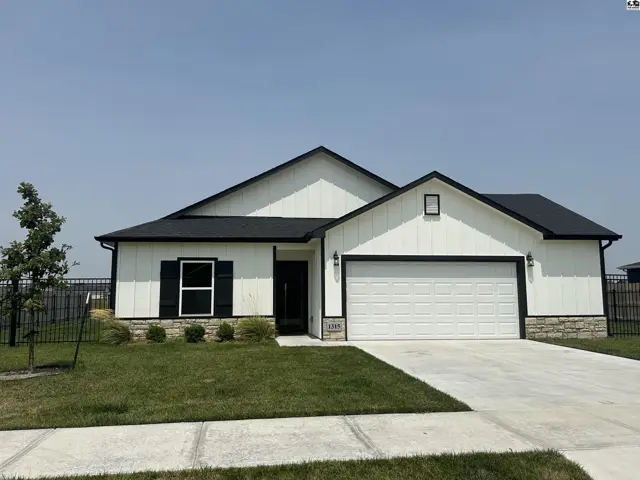 Photo of 1315 Robin Dr, McPherson, KS