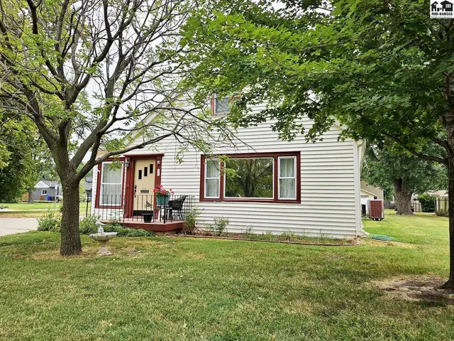Photo of 452 N Maxwell St, McPherson, KS