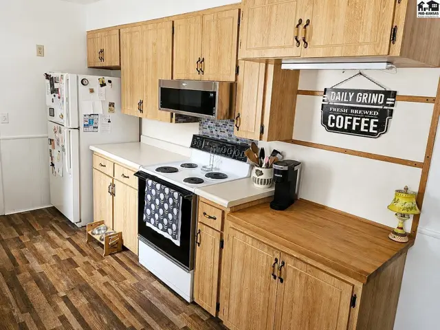 Photo of 452 N Maxwell St, McPherson, KS