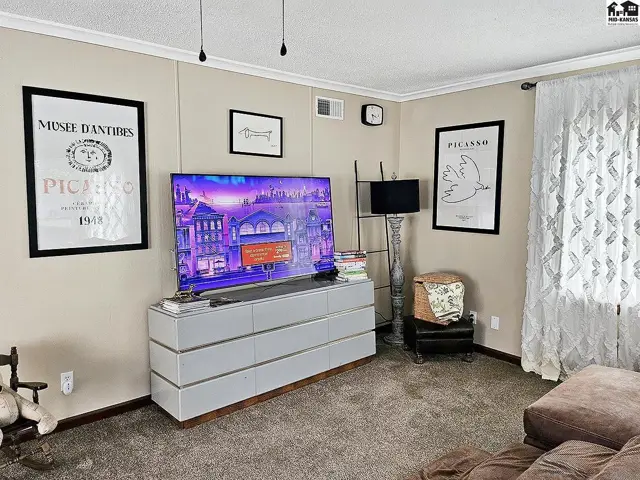 Photo of 452 N Maxwell St, McPherson, KS