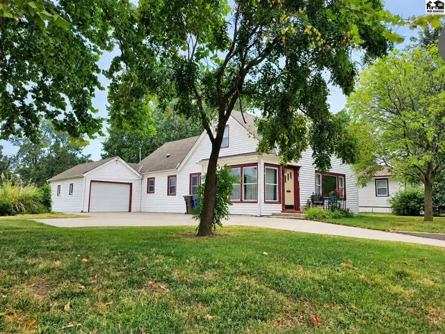 Photo of 452 N Maxwell St, McPherson, KS