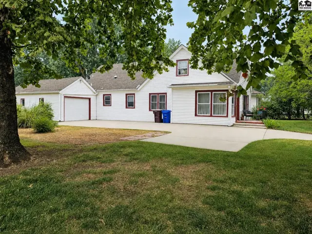 Photo of 452 N Maxwell St, McPherson, KS