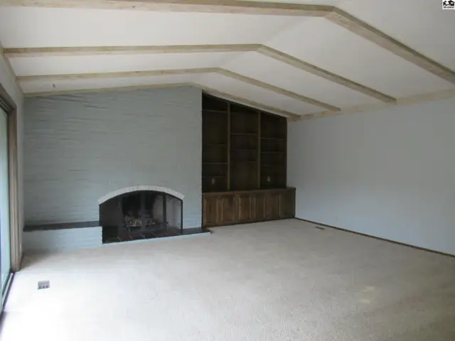 Photo of 3105 N Nutmeg Ln, Hutchinson, KS