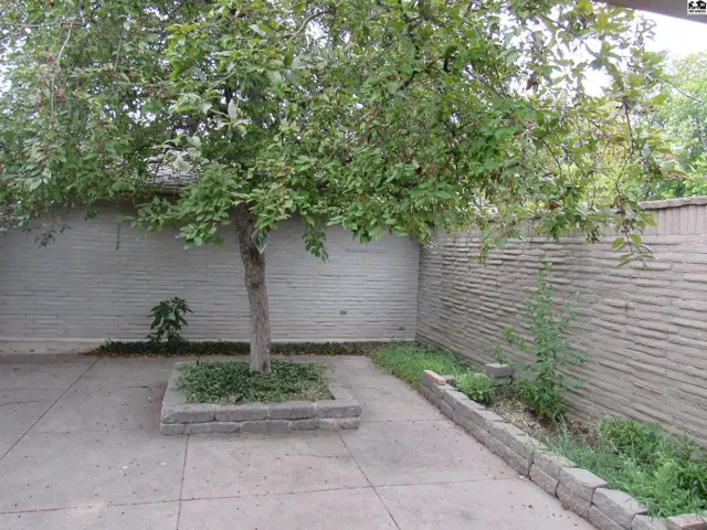 Photo of 3105 N Nutmeg Ln, Hutchinson, KS